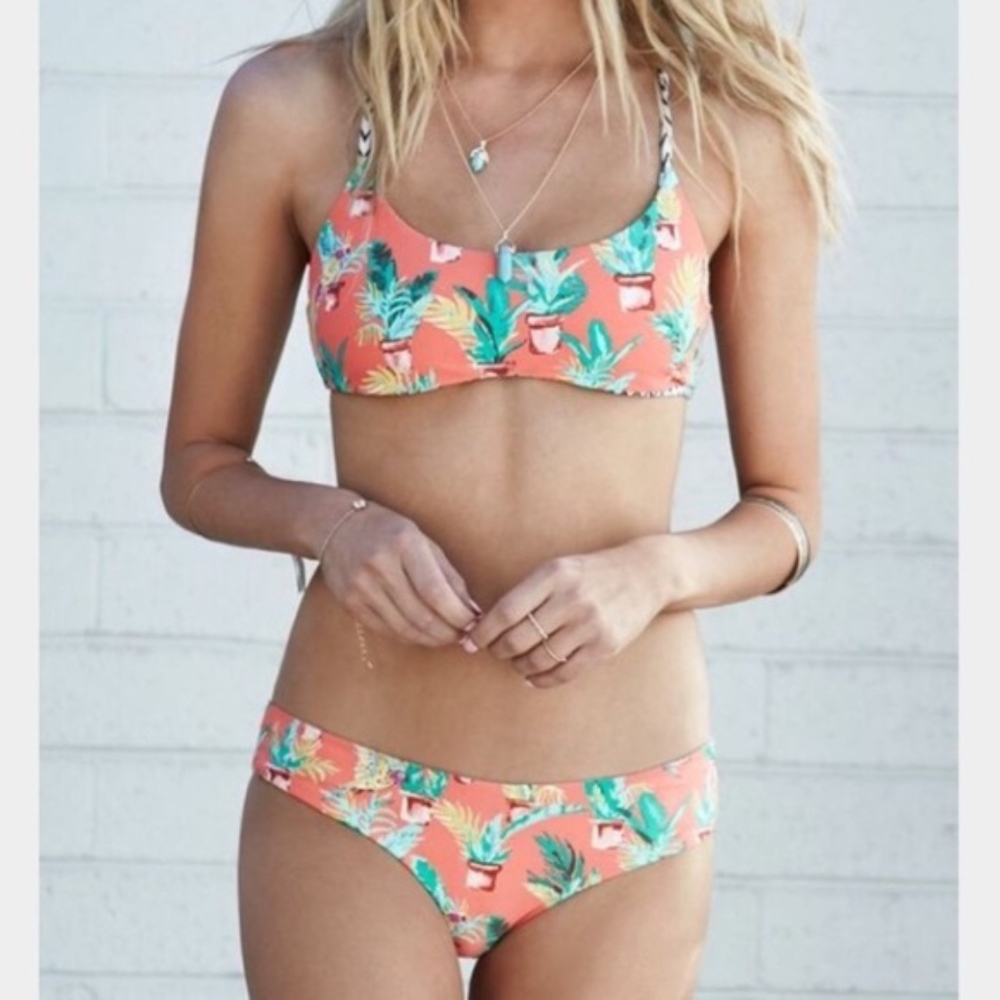 NWOT Billabong set! reversible bikini